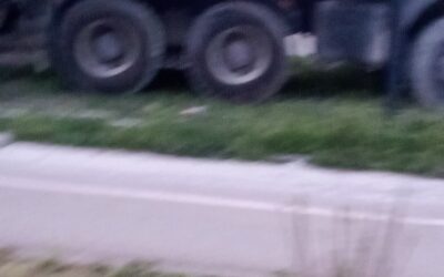 Prishja e lulishtes bulevardit te ri nga makinat qe hedhin beton