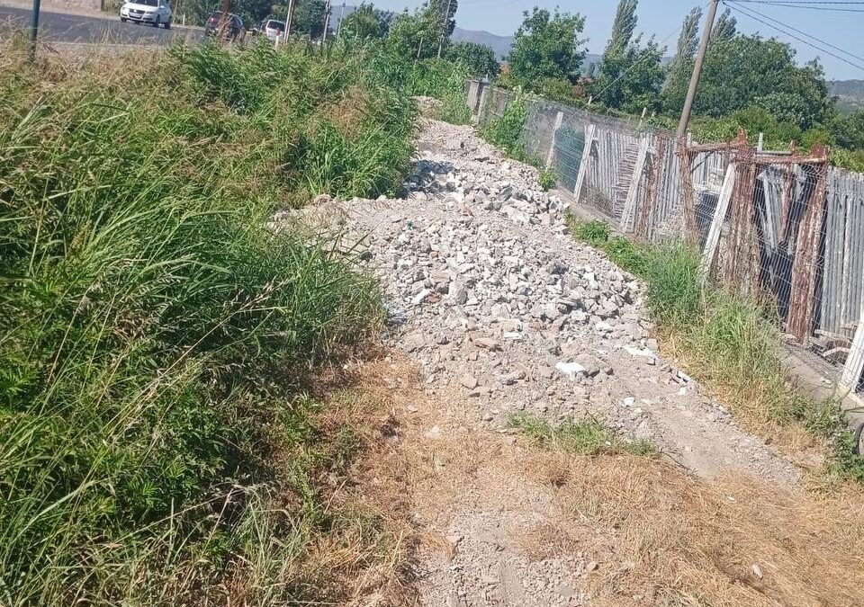 Kërkohet ndërhyrja e institucioneve për depozitimin e inertesh në Balldre të Lezhës